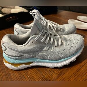 ASICS women Gel-Nimbus 24 Running shoes size 7